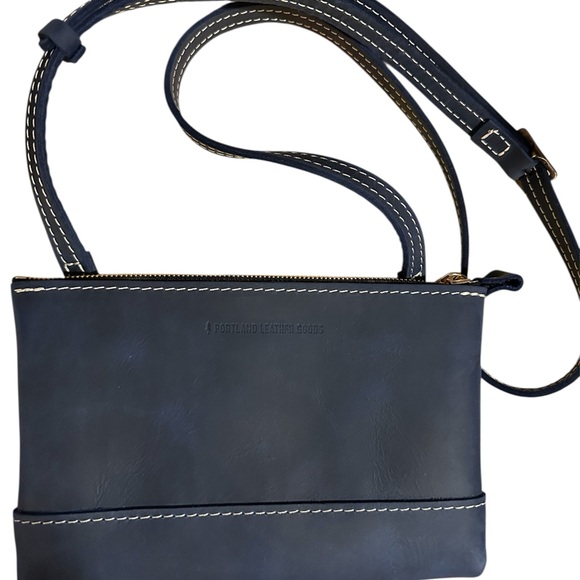 EUC Portland Leather Navy Crossbody Bag - Picture 3 of 3